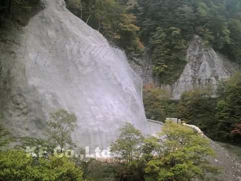 落石防護用線材 山河・透河 施工例2